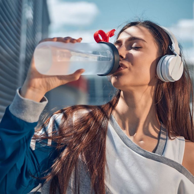 quanta acqua bere al giorno